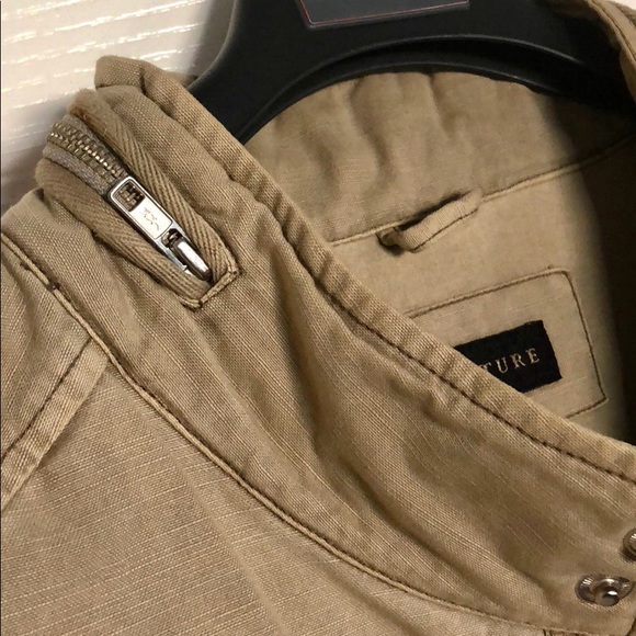 Ruggedly handsome in a lightweight jacket! - Picture 3 of 8